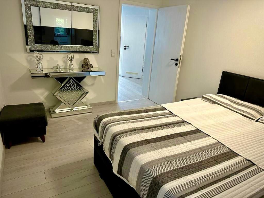 Flexible, Schoene Und Gut Aussehende Feriensuite Reutlingen Exteriör bild